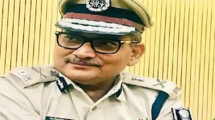 जेडीयू के नेता गुप्तेश्वर पांडेय ने  मीडिया से की बात, बताया टिकट नहीं मिलने का कारण 2