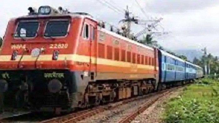 पर्व से पहले रेलवे का यात्रियों को तोहफा, पूर्व मध्य रेलवे चलाएगी 14 जोड़ी पूजा स्पेशल ट्रेन 11
