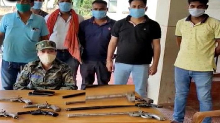 मुंगेर: आर्म्स डीलरों पर पुलिस की कार्रवाई, भारी मात्रा में हथियार बरामद 6
