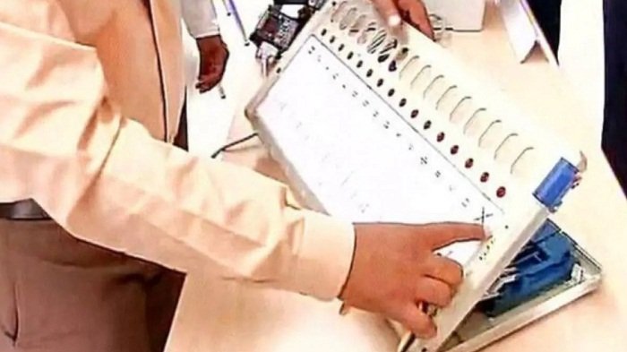 कैमूर जिले में कल होगा मतदान, EVM से छेड़छाड़ करने वाले को गोली मारने का आदेश 5