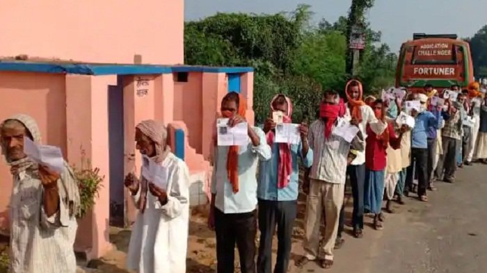भोजपुर की सातों सीटों पर मतदान, कुल 98 प्रत्याशियों के बीच मुकाबला 6