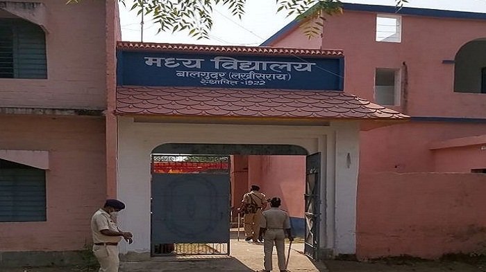 लखीसराय के गांव में 12 बजे तक नहीं पड़ा एक भी वोट,  मंत्री विजय सिन्हा पहुंचे तो दौड़ाकर भगाया 17