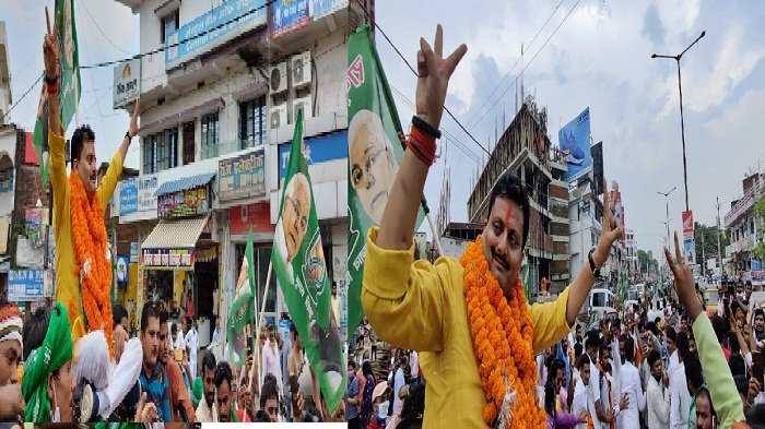 कुल देवी की पूजा के बाद नामांकन करने पहुंचे राजद के डब्लू सिंह, नबीनगर की जनता से मांगा आर्शीवाद 3