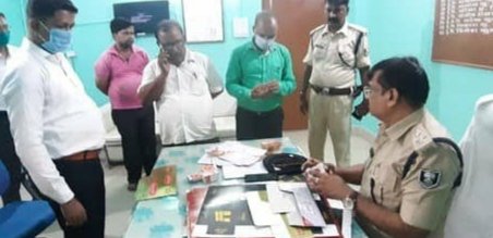 मुजफ्फपुर में नकली सिगरेट फैक्ट्री का खुलासा, तीन हिरासत में 8