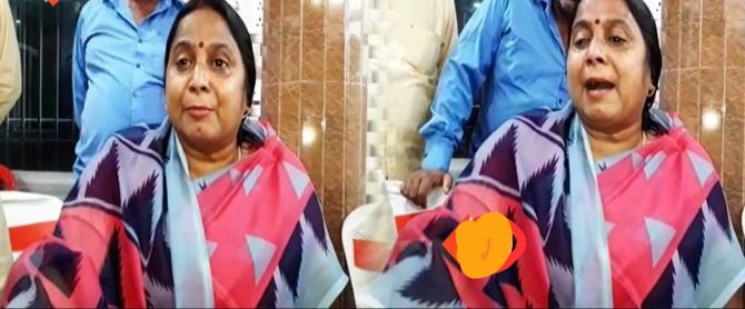 भरी मीटिंग में खूब रोई विधायक बेबी कुमारी, लोजपा ने पोछे आंसू 7