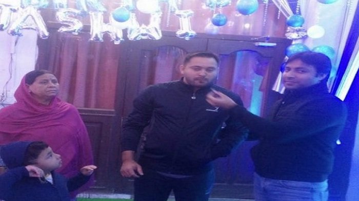 31 साल के हुए लालू के लाल तेजस्वी यादव, परिवार के साथ मनाया जन्मदिन 1