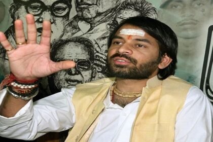 हसनपुर से तेजप्रताप यादव पीछे, NDA ने बनाई बढ़त 12
