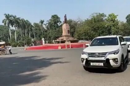 पटना में सीएम नीतीश कुमार से मिलने पहुंचे जीतन राम मांझी, विधायकों के साथ सौंपा समर्थन 5