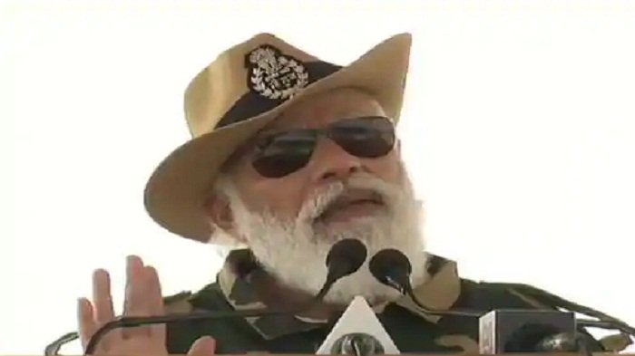 पाकिस्तान सीमा पर PM मोदी की हुंकार, कहा- आतंक के आकाओं को घर में घुसकर मारता है भारत 1
