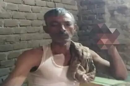 नीतीश के फिर से सीएम बनने की खुशी में अपने हाथ की उंगलियां काट लेता है ये फैन, दे चुका है चार 'बलि' 6