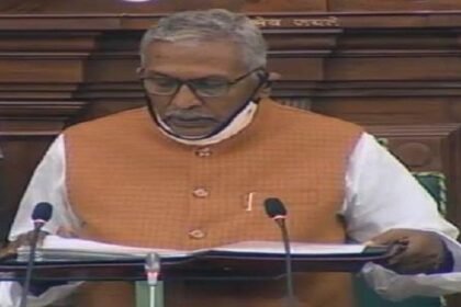 बिहार विधानमंडल सत्र: राज्यपाल फागू चौहान के भाषण को दौरान हंगामा,  विपक्ष पर बोला जमकर हमला 8