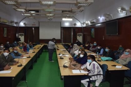 गया: योजनाओं के क्रियान्वयन को लेकर स्थलीय जांच का जिलाधिकारी ने दिया आदेश, समस्याओं को दूर करने की कही बात 11