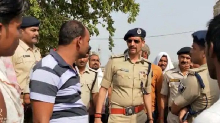 DIG मनु महाराज ने 2 दारोगा को किया सस्पेंड, औचक निरीक्षण के दौरान ड्यूटी से गायब मिले 1
