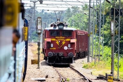 अहम सवाल- जब 205 स्पेशल ट्रेनें चल सकती हैं तो सभी 463 क्यों नहीं ? 16