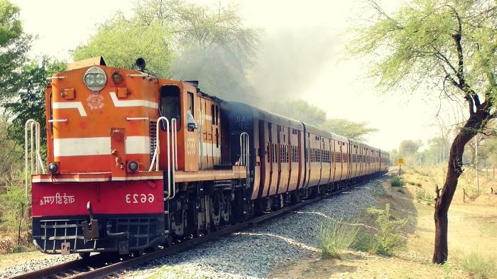 नए साल पर रेल यात्रियों को तोहफा, इन रूट्स पर चलेंगी नई स्पेशल ट्रेनें 1