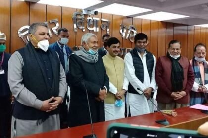 BJP के शाहनवाज और VIP सुप्रीमो मुकेश सहनी ने ली MLC की शपथ 3