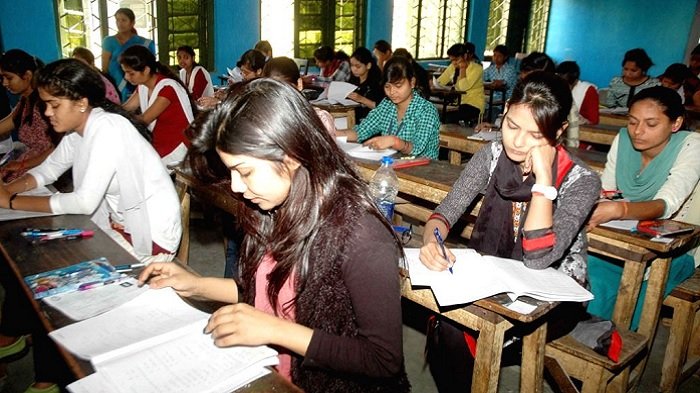 बिहार में मैट्र‍िक परीक्षा के पहले ही दिन पेपर लीक होने की अफवाह 1