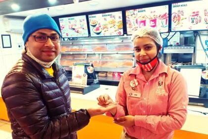 पूर्णिया के डीएम साहब KFC में खो आए थे सगाई की अंगूठी, ऐसे मिली वापस 10