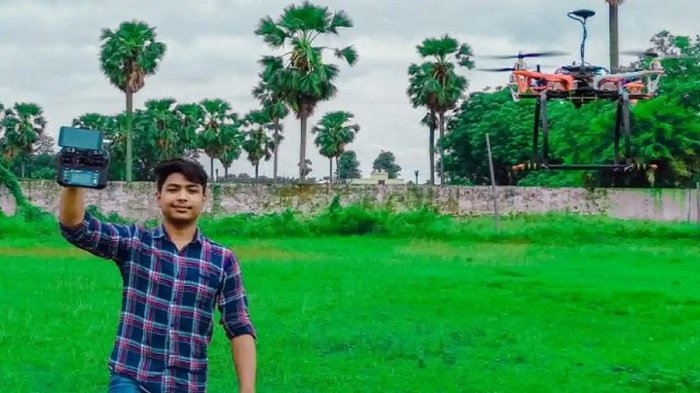 पूर्णिया में 10वीं के छात्र ने बना डाले 18 ड्रोन, आर्मी और किसानों की करना चाहते हैं मदद 1