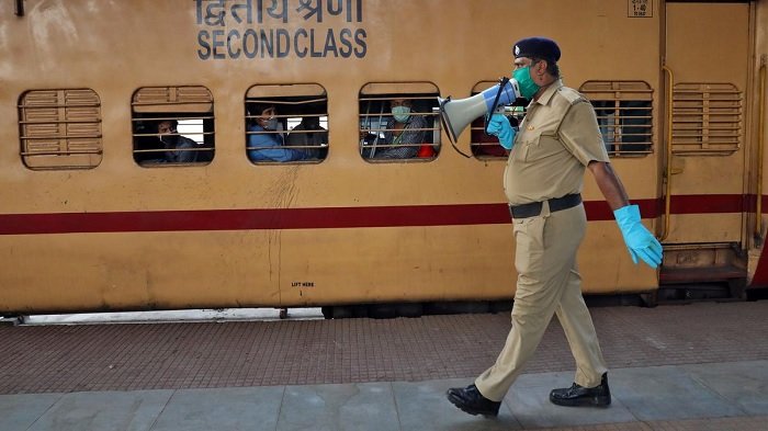 रेल यात्रियों के लिए काम की खबर, अब फेसबुक व ट्विटर पर रिजर्वेशन की जानकारी दे रहा पूर्व-मध्‍य रेलवे 1