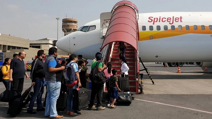 30% तक बढ़ेगा विमान किराया, पटना से दिल्ली के लिए अब 3300 से 11700 रुपए के बीच चुकाने होंगे 1