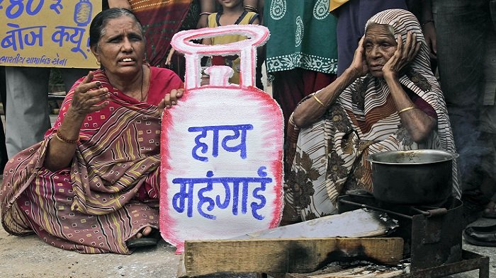 आम आदमी को बड़ा झटका! फिर बढ़ गए गैस सिलेंडर के दाम 1