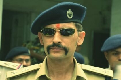 थानेदार को मनु महाराज का फोन नहीं उठाना पड़ा महंगा, DIG ने किया सस्पेंड 2