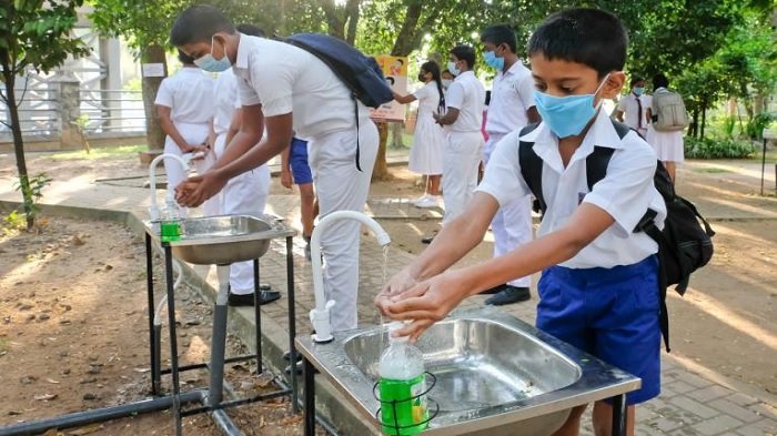 कोरोना संक्रमण से बचाव के लिए छात्रों का बनेगा हेल्थ कार्ड, CBSE और ICSE ने स्कूलों को भेजे निर्देश 1