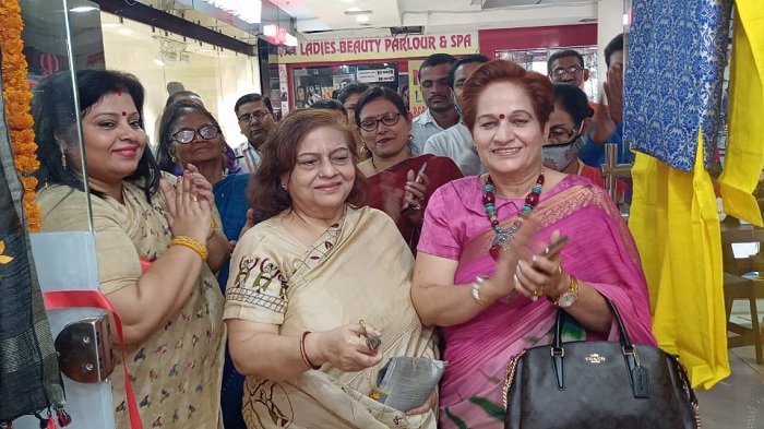 सगुना मोड़ स्थित पालशताब्दी मॉल में 'समायरा खादी वर्ल्ड' का हुआ शुभारंभ 2