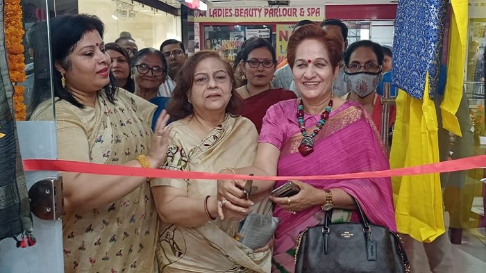 सगुना मोड़ स्थित पालशताब्दी मॉल में 'समायरा खादी वर्ल्ड' का हुआ शुभारंभ 9