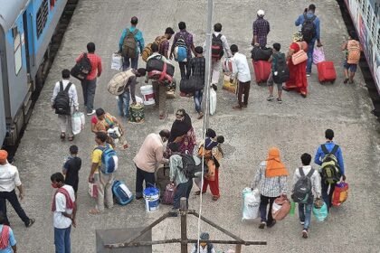 अब प्लटेफॉर्म टिकट के लिए देना होगा 50 रुपए, परिजनों को स्टेशन छोड़ने में जेब होगी ढीली 2