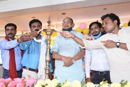 विद्यार्थियों के लिए मील का पत्थर साबित होगी Exponential coaching classes, गुरु रहमान और विधायक अरुण सिन्हा उद्घाटन समारोह में रहे शामिल 7