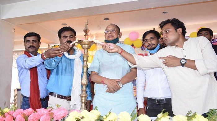 विद्यार्थियों के लिए मील का पत्थर साबित होगी Exponential coaching classes, गुरु रहमान और विधायक अरुण सिन्हा उद्घाटन समारोह में रहे शामिल 1