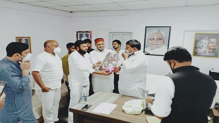 जहानाबाद : JDU के तरफ से समाजसेवी अभिषेक राज को बनाया गया सवर्ण प्रकोष्ठ का जिला अध्यक्ष 1