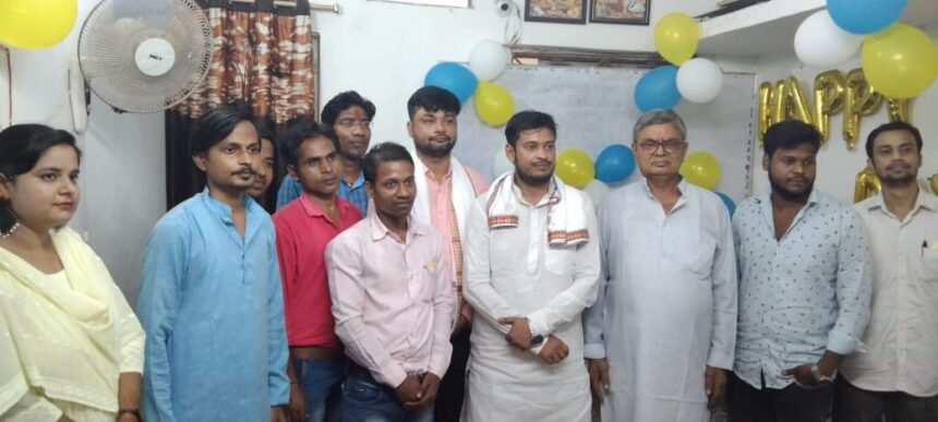 विद्या जंक्शन कोचिंग में धूमधाम से मनाया गया शिक्षक दिवस, कई शिक्षकों को किया गया सम्मानित 1