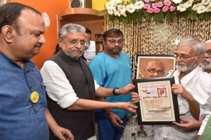 सुशील मोदी ने नेत्रदानी परिवार का किया सम्मान 7