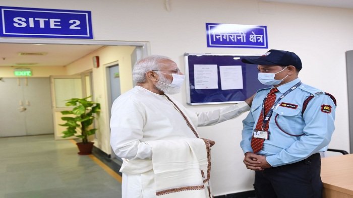 PM मोदी ने कोरोना संकट में SIS की भूमिका को सराहा, दिल्ली के राम मनोहर लोहिया अस्पताल में तैनात सुरक्षाकर्मी का बढ़ाया हौसला 1