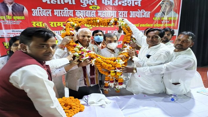 पूर्व सांसद स्व. राम नरेश कुशवाहा की पुण्यतिथि पर लखनऊ पहुंचे उपेंद्र कुशवाहा, दी श्रद्धांजलि 1