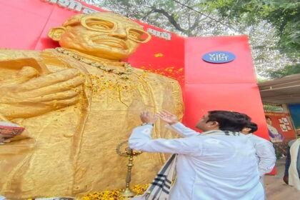 VIP सुप्रीमो मुकेश सहनी ने जननायक कर्पूरी ठाकुर की भव्य प्रतिमा पर किया माल्यार्पण, वहीं CM Nitish ने पैतृक गांव पहुंच जयंती पर जननायक को दी श्रद्धांजलि 6