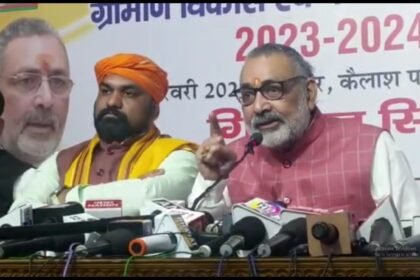 गिरिराज सिंह ने CM नीतीश की खोल दी पोल, बोले-केंद्र सरकार के बिना मंत्री को चलने के लिये तेल भी नहीं खरीद पायेंग 3