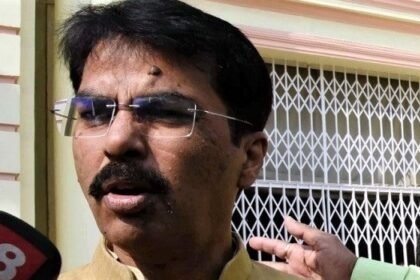 सदन में BJP विधायक ने कर दी अपशब्दों की बौछार...हुआ भारी हंगामा, वह औरंगजेब की औलाद है, उस पर कार्रवाई हो... 5