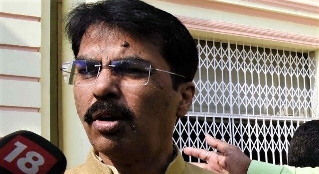 सदन में BJP विधायक ने कर दी अपशब्दों की बौछार...हुआ भारी हंगामा, वह औरंगजेब की औलाद है, उस पर कार्रवाई हो... 1