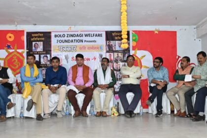 पत्रकार कवि सम्मेलन का आयोजन, सीजन- 4 में पत्रकार कवियों ने बांधा शमा, आप भी पढ़ लीजिए 11