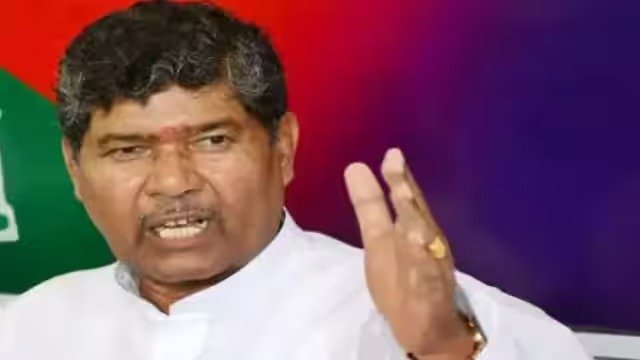 चाचा पशुपति पारस ने चिराग को कहा सड़क का जानवर, CM नीतीश कुमार को भी नहीं छोड़ा..सुनिए 1