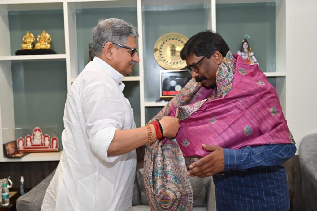 JDU के राष्ट्रीय अध्यक्ष ललन सिंह ने हेमंत सोरेन से की मुलाकात, विपक्षी एकता को मजबूत करने पर चर्चा! 2 JDU के राष्ट्रीय अध्यक्ष ललन सिंह ने हेमंत सोरेन से की मुलाकात, विपक्षी एकता को मजबूत करने पर चर्चा! 2