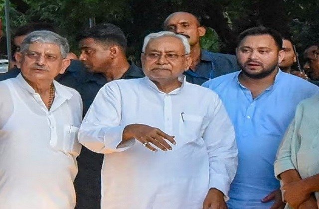 महिला पहलवानों के समर्थन में महागठबंधन निकालेगा कैंडल मार्च, कांग्रेस के साथ लेफ्ट पार्टियां होगी शामिल 2 महिला पहलवानों के समर्थन में महागठबंधन निकालेगा कैंडल मार्च, कांग्रेस के साथ लेफ्ट पार्टियां होगी शामिल 2