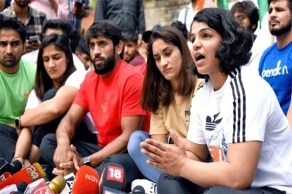 महिला पहलवानों के समर्थन में महागठबंधन निकालेगा कैंडल मार्च, कांग्रेस के साथ लेफ्ट पार्टियां होगी शामिल￼ 2