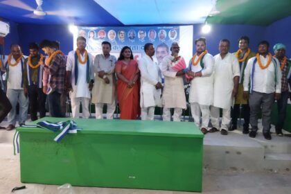 बिहार के दर्जनों युवा नेताओं ने RLJD का थामा दामन, उपेंद्र कुशवाहा को बताया अपना नेता 3