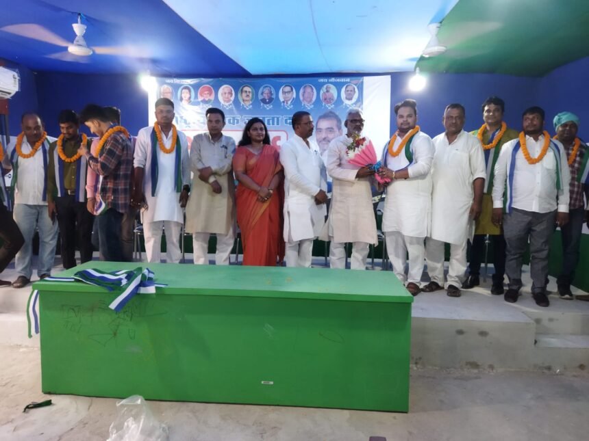 बिहार के दर्जनों युवा नेताओं ने RLJD का थामा दामन, उपेंद्र कुशवाहा को बताया अपना नेता 1