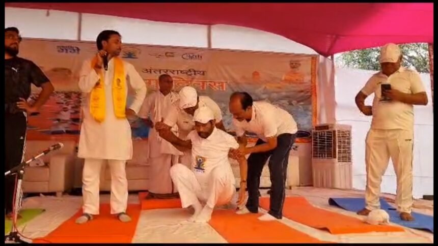 हाजीपुर में योग करने के दौरान बिगड़ी केंद्रीय मंत्री की तबीयत, अब दिल्ली AIIMS में करवाएंगे इलाज￼ 1